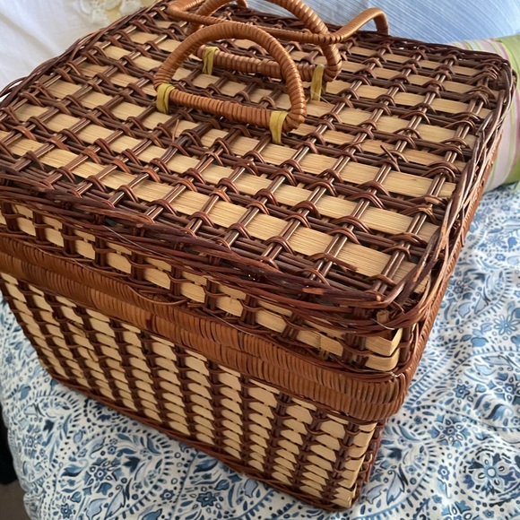 Vintage Picnic Basket with Everything but the Ants! - Picture 13 of 14